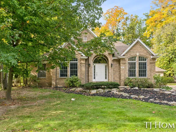 985 Thornwyk Dr NW, Grand Rapids, MI 49534