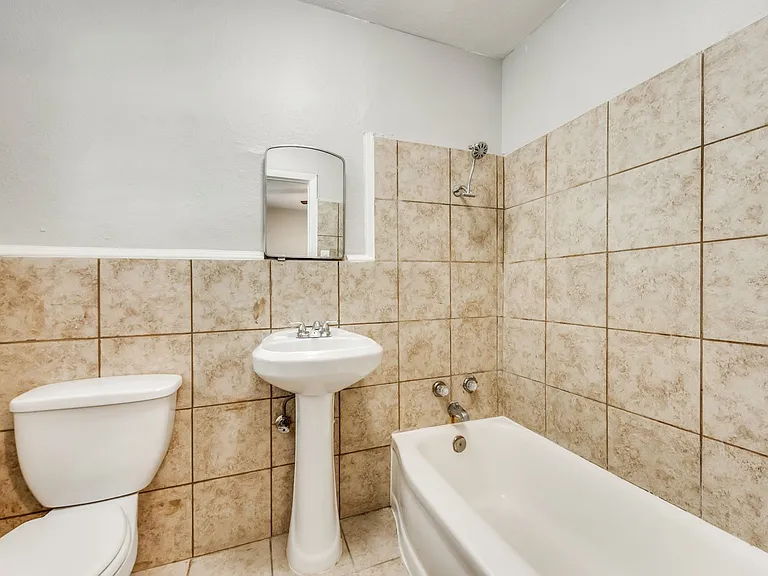 4602 Swiss Ave — Photo 18