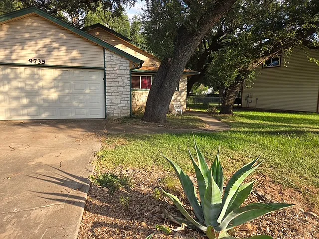 3 bed, 1312 sqft, $2,000 — Photo 1