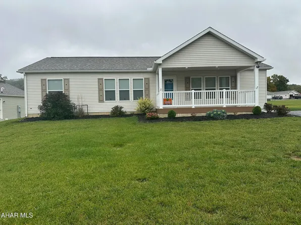 1065 Oak Terrace Dr, Martinsburg, PA 16662
