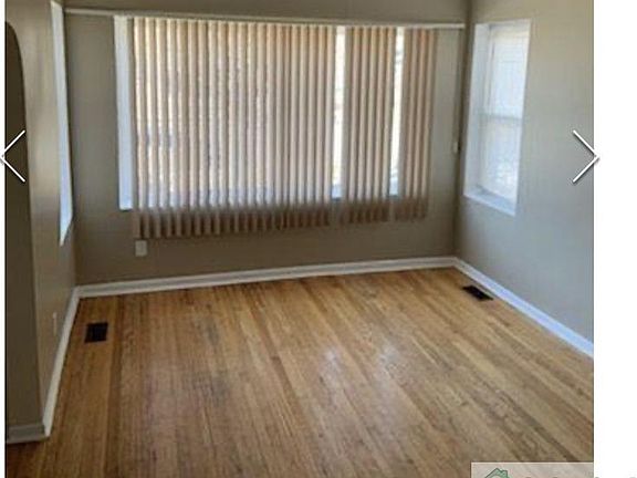 3rd image of 9911 S Hoxie Ave #1