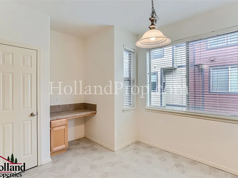 1554 SW 175th Ave — Photo 5