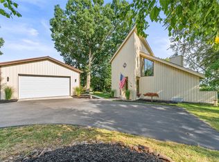 369 Lowden Point Rd, Rochester, NY 14612