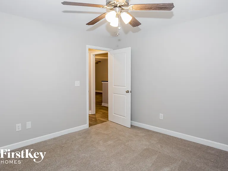 145 McKinnon Ave NE — Photo 10