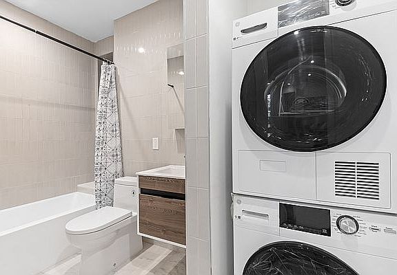4th image of 1547 Fulton St #2A