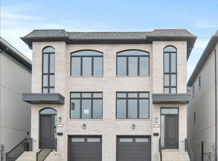 5 Antonio Ct, Toronto, ON M9L0A4