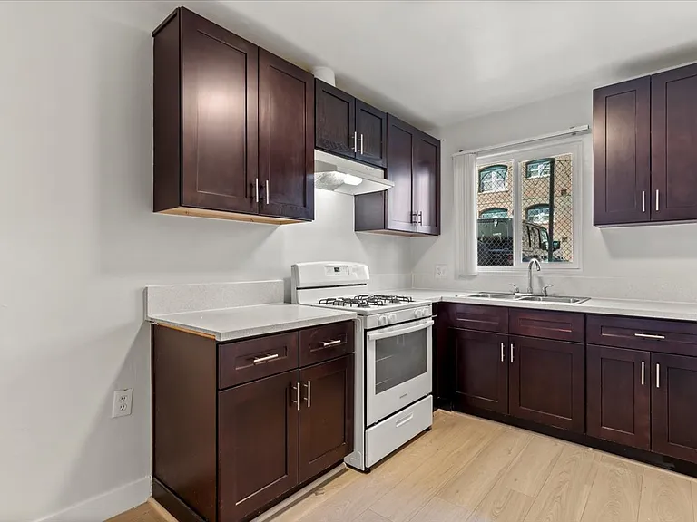 685 S Coronado St #207 — Photo 12