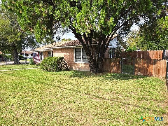 3rd image of 2508 Sam Houston Dr