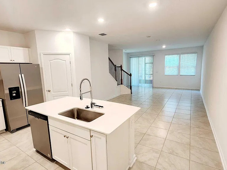 307 Redbud Rd — Photo 3