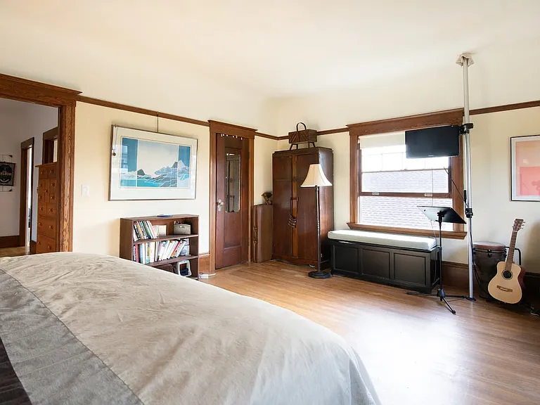 348 Warwick Ave — Photo 19