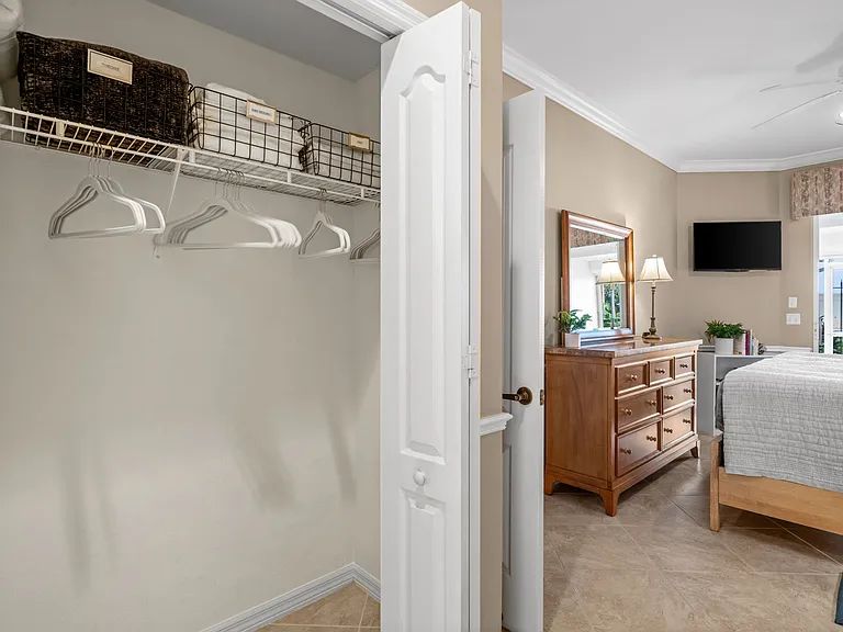 20606 Candlewood Holw — Photo 32
