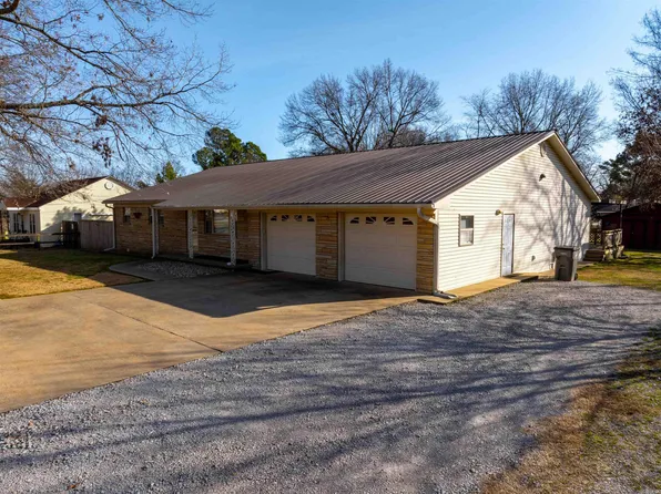 717 W 6th St, Newark, AR 72562