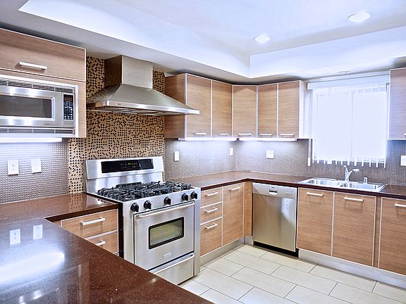 3rd image of 1446 Armacost Ave #4850