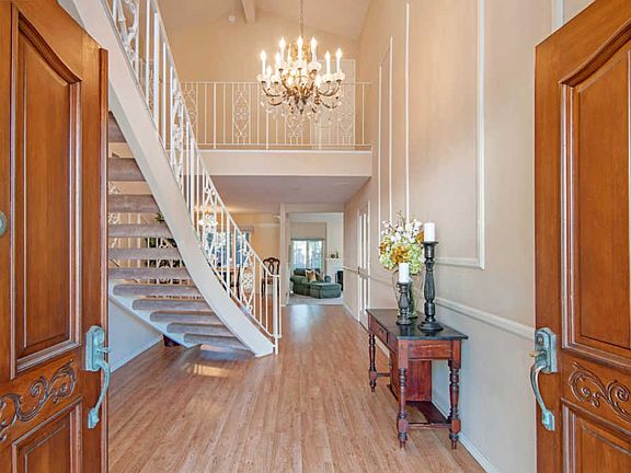 3rd image of 10565 Atrium Dr