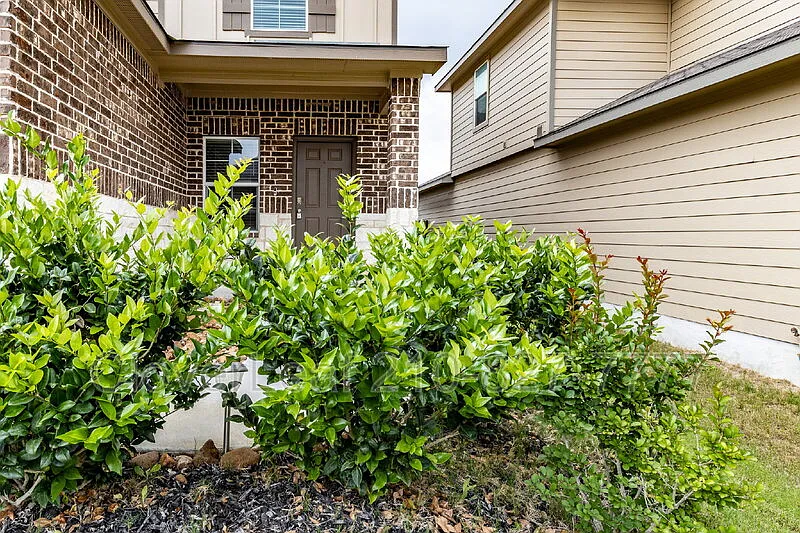 4 bed, 3.0 bath, 2473 sqft, $1,947 — Photo 4