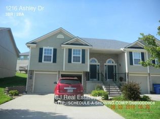 1216 NW Ashley Dr, Grain Valley, MO 64029