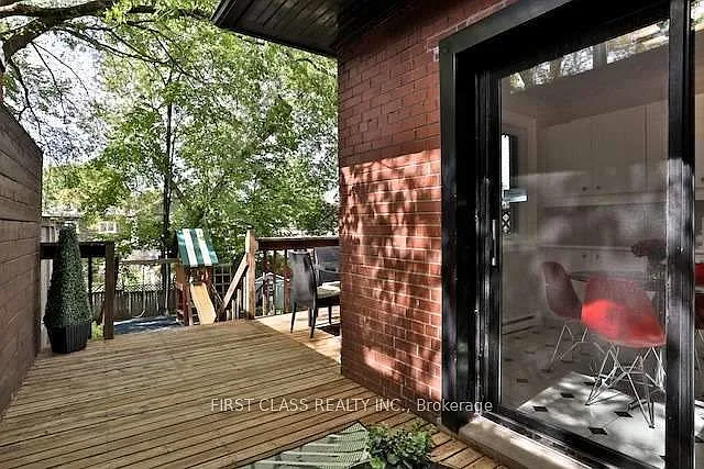 262 Castlefield Ave — Photo 17