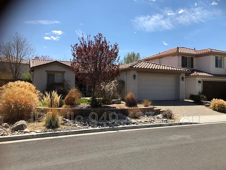 470 Shire Ct — Photo 2