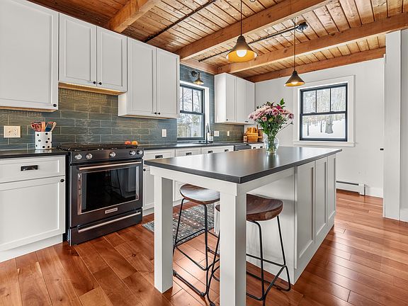 4th image of 536 Upper Rogers Road