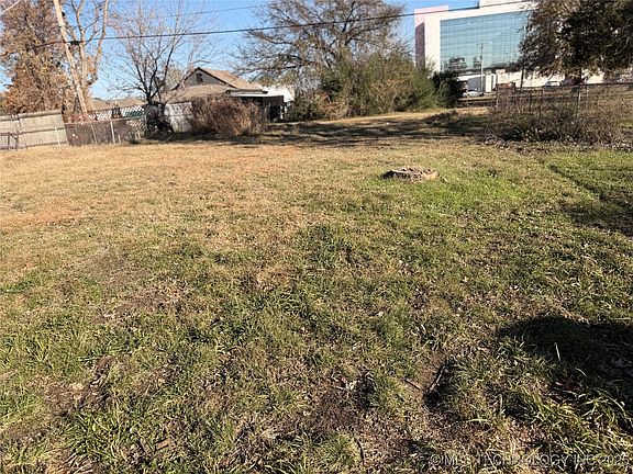 5th image of 120 S 38th St