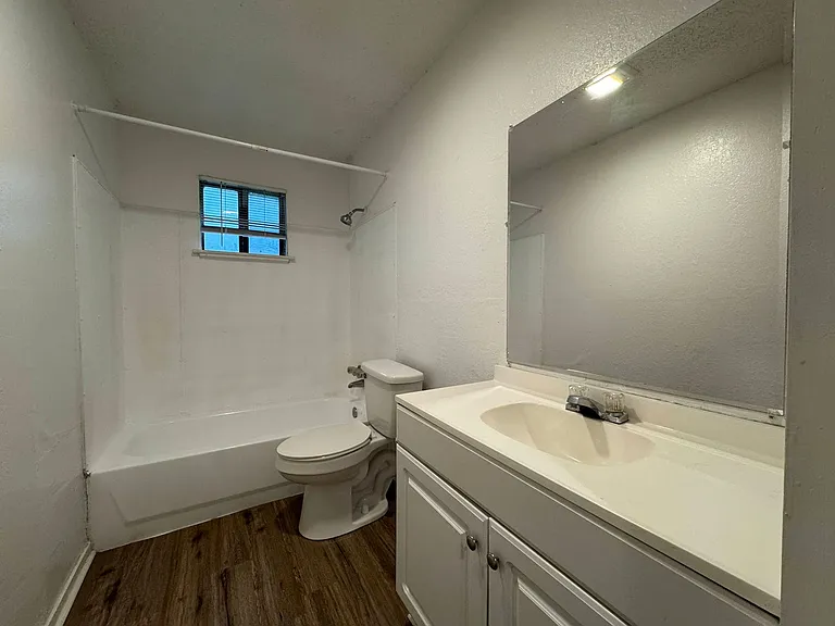 715 N 20th St — Photo 10