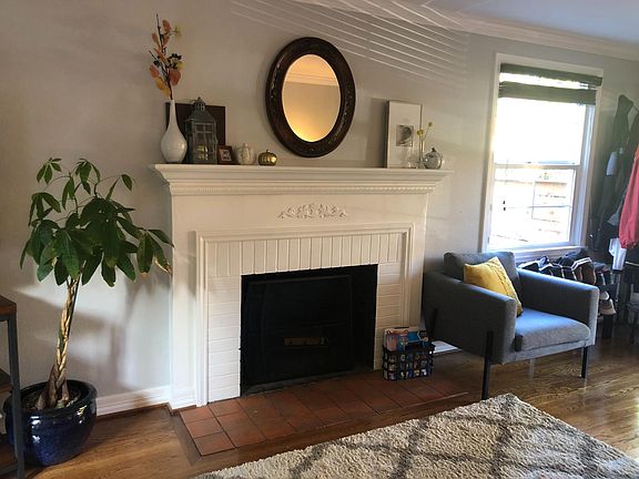 3rd image of 5521 32nd Ave NW
