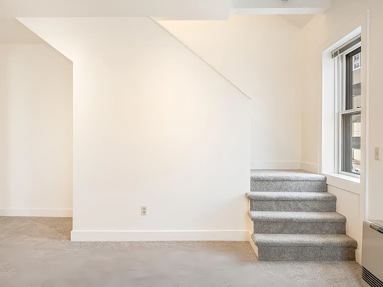 68 Pleasant St #3 — Photo 16