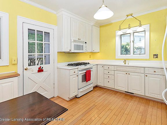 2nd image of 550 Collingwood Dr