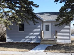 1002 Knight Ave N, Thief River Falls, MN 56701