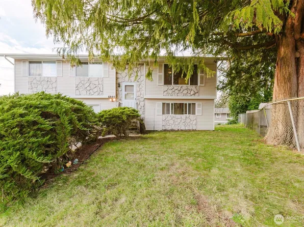 6844 NE Helena Court, Bremerton, WA 98311
