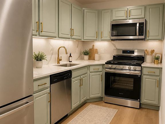 2nd image of 413-415 9th St APT 404