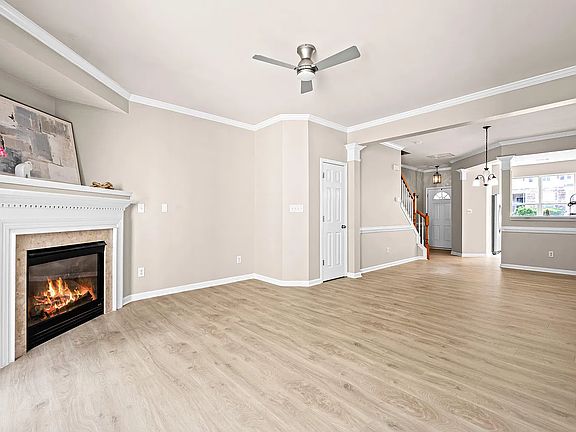 3rd image of 8472 Central Dr