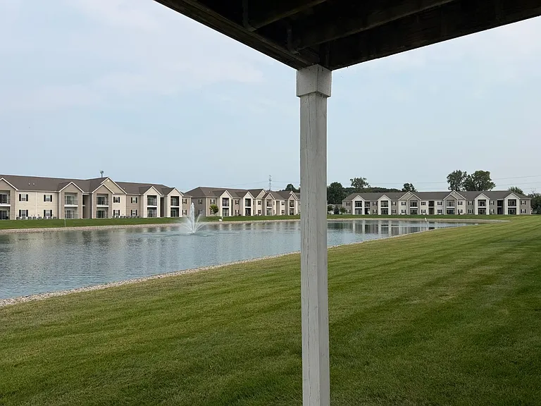 4703 Lakeside Dr — Photo 2