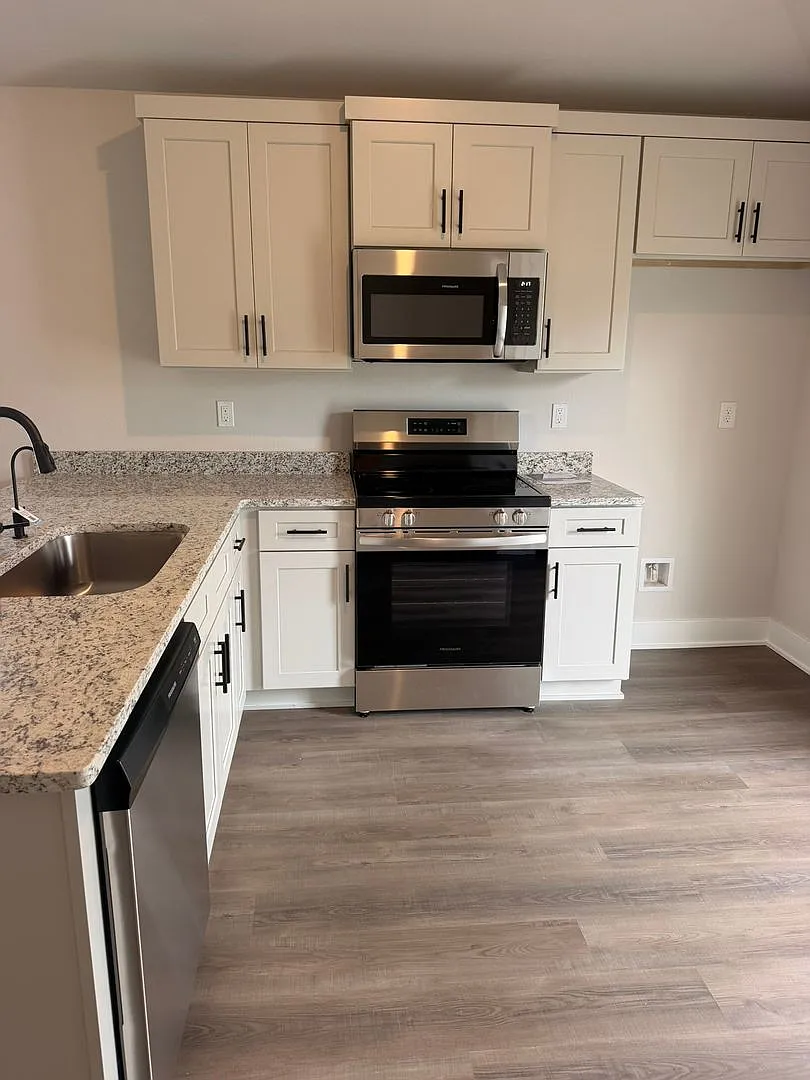 7122 Fox Meadow Drive — Photo 4