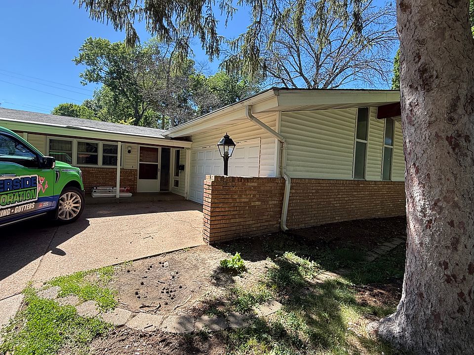 1st image of 445 Waterford Dr