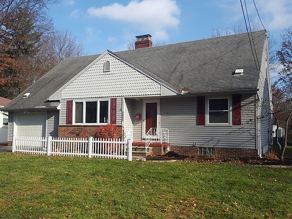 2nd image of 3483 Edgewood Dr
