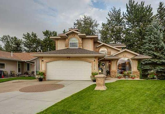 3rd image of 4918 W 53 Avenue Close