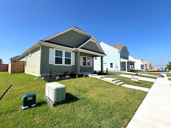 3rd image of 302 Elm Branch Trl