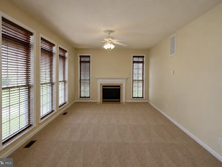 38 Hot Springs Way — Photo 7