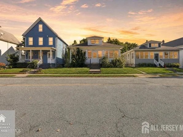 72 Riva Ave, Milltown, NJ 08850
