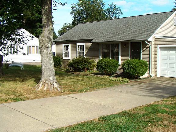 2nd image of 3716 Alameda Dr