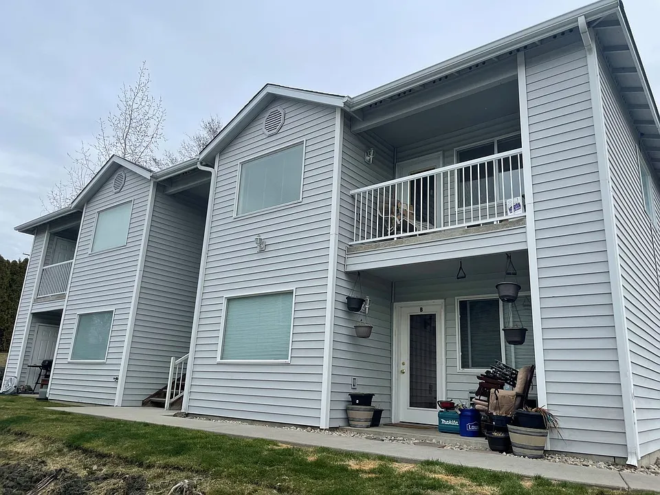 595 Eastmont Ave