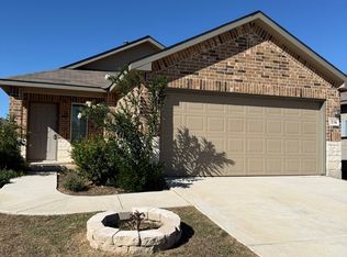 156 Middle Green Loop, Floresville, TX 78114