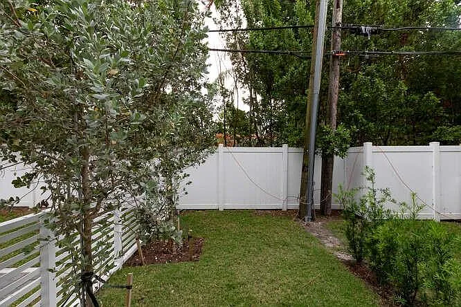 700 NE 14th Ave #206 — Photo 24