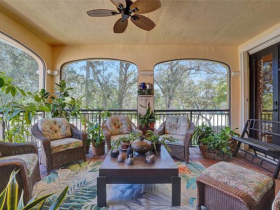 3rd image of 1577 Passion Vine Cir #9-2
