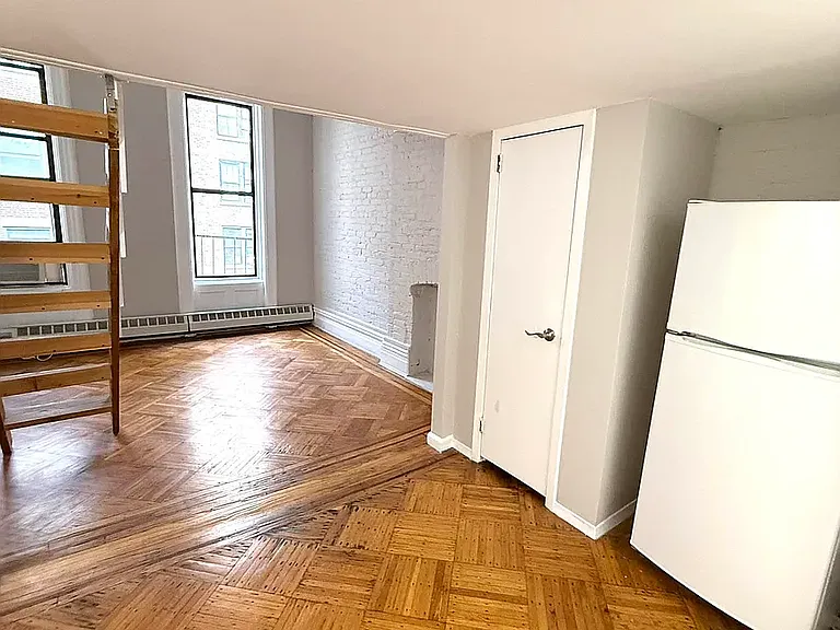 73 W 71st St #2C — Photo 6