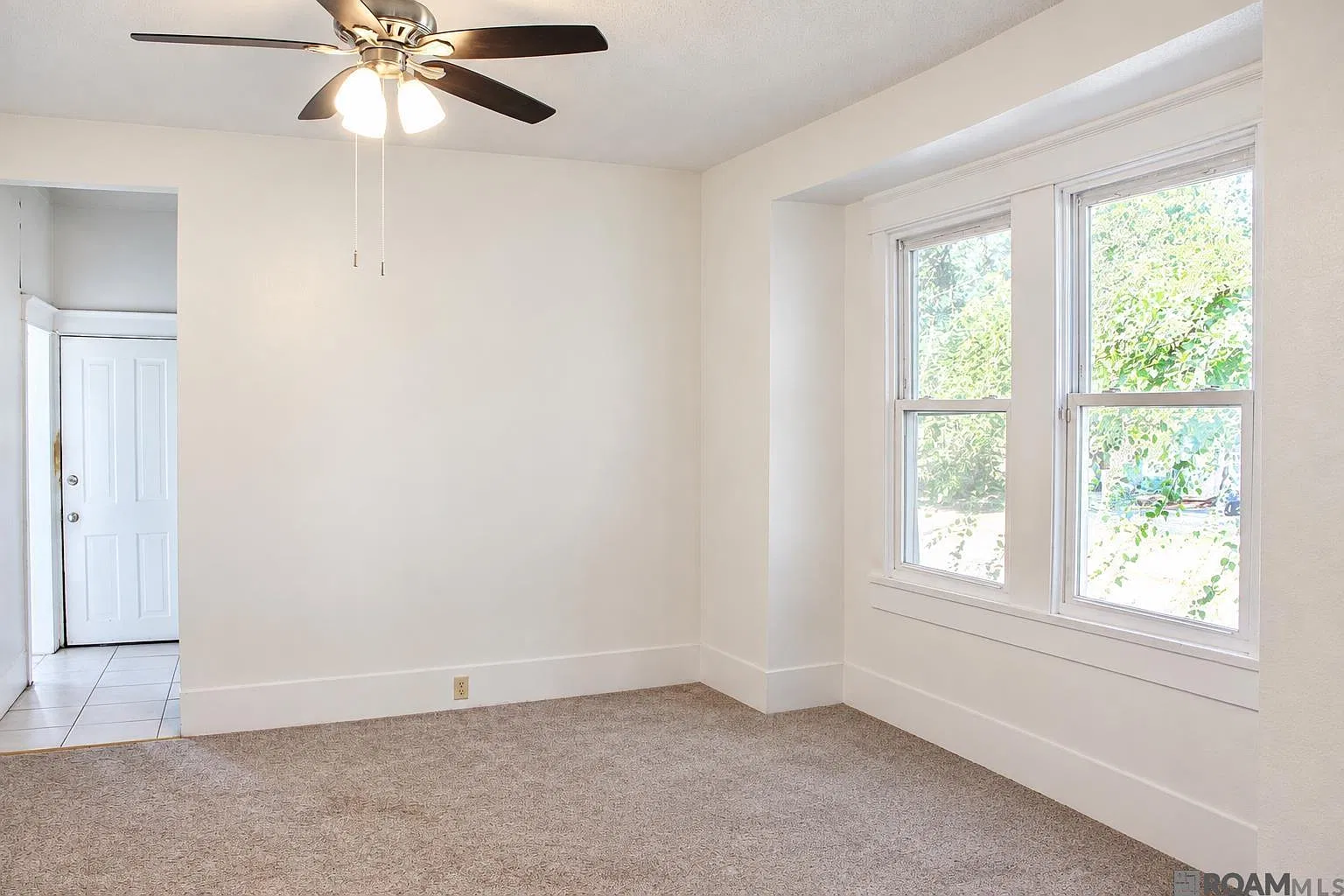 3 bed, 1050 sqft, $1,550 — Photo 3