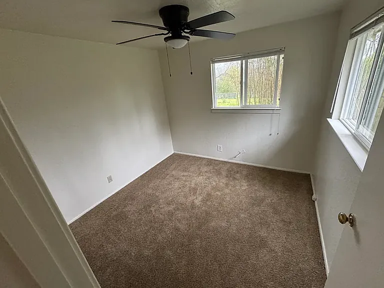 3555 Holly Hill Ln — Photo 4