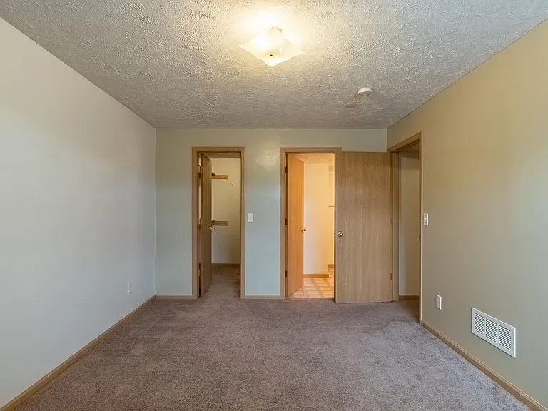7229 Whitewater Ln — Photo 20