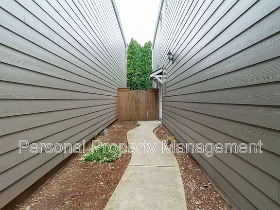 2nd image of 2718 NE 130th Ct